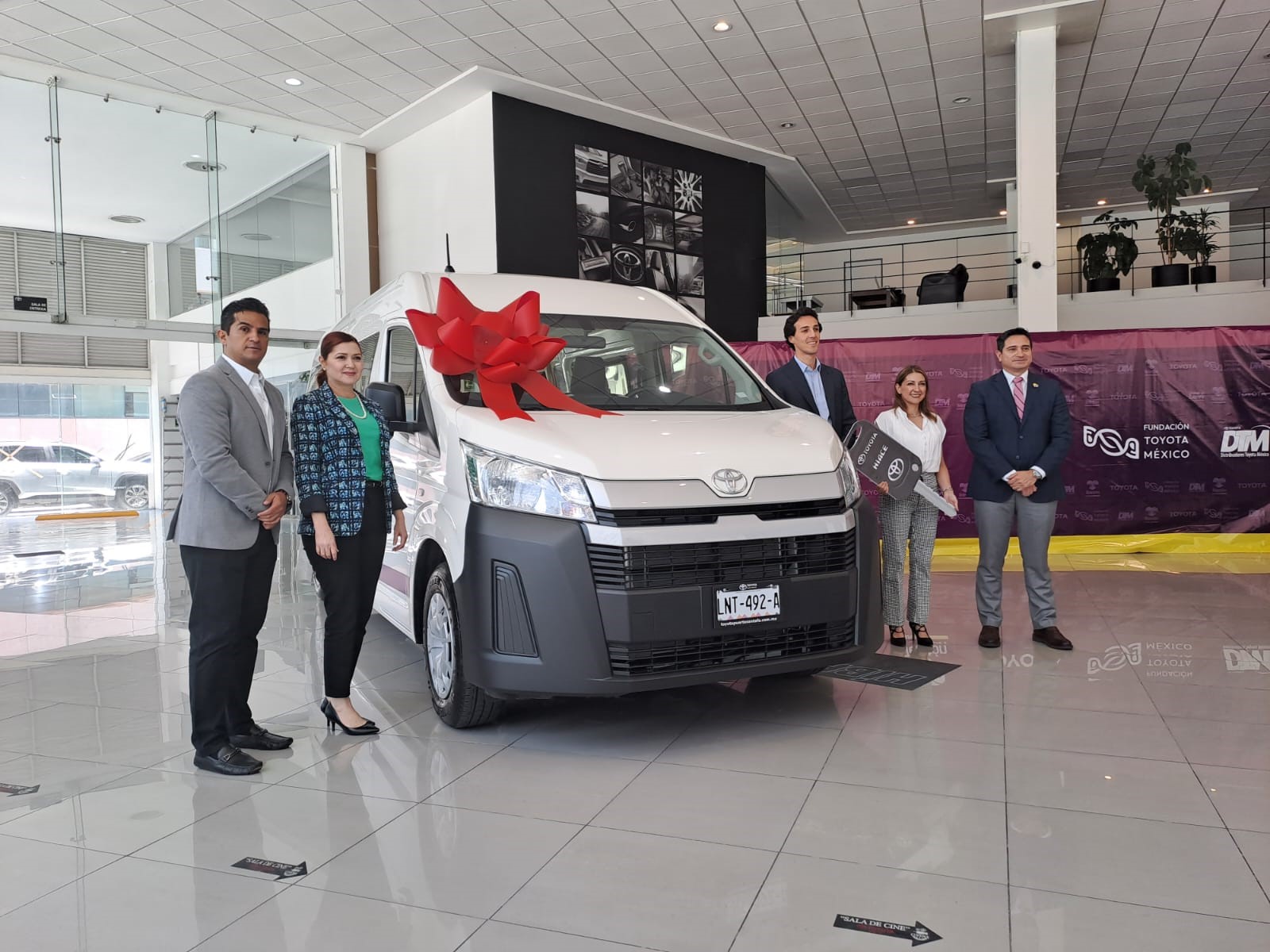 Toyota Santa Fe dona vehículo a Fundación Teletón Pepe Maqueo